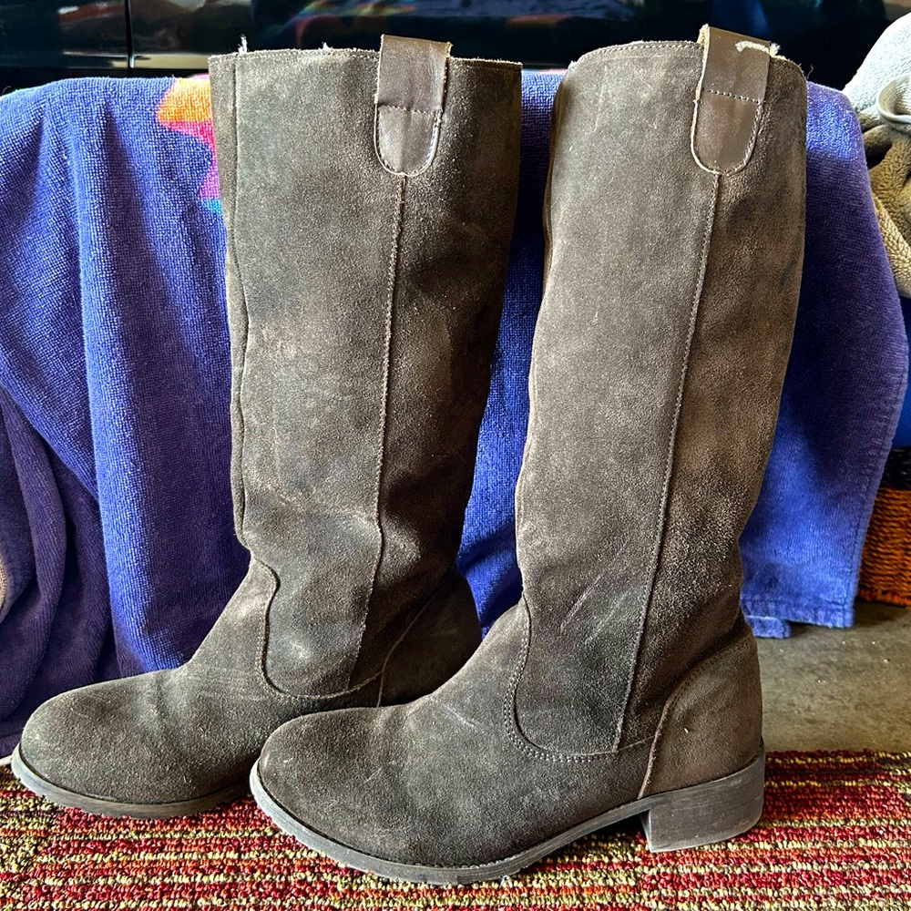 Chocolate Brown Suede Boots With Fur Lining